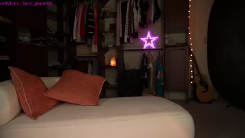 Snapshot of lucy_gooosey chatting on 01.13.25 Lucy. online show from 01.13.25