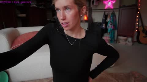 Snapshot of lucy_gooosey chatting on 01.15.25 Lucy. online show from 01.15.25