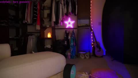 Snapshot of lucy_gooosey chatting on 01.19.25 Lucy. online show from 01.19.25