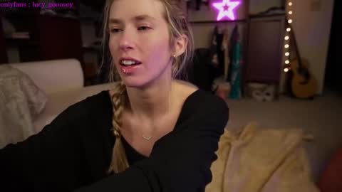 Snapshot of lucy_gooosey chatting on 01.22.25 Lucy. online show from 01.22.25