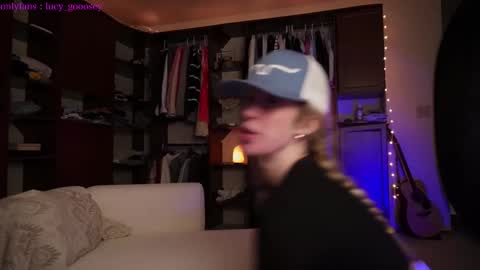 Snapshot of lucy_gooosey chatting on 01.28.25 Lucy. online show from 01.28.25