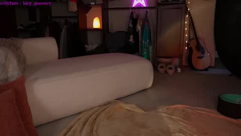 Snapshot of lucy_gooosey chatting on 01.31.25 Lucy. online show from 01.31.25