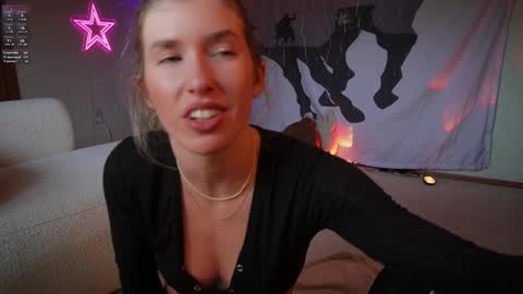 Snapshot of lucy_gooosey chatting on 02.20.25 Lucy. online show from 02.20.25