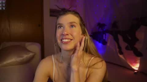 Snapshot of lucy_gooosey chatting on 02.26.25 Lucy. online show from 02.26.25