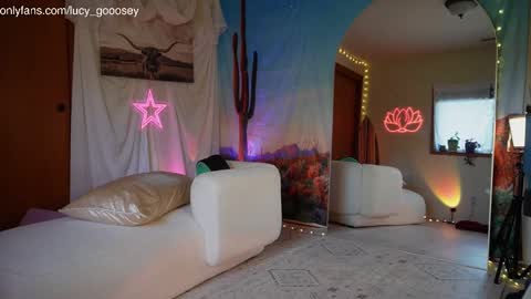 Snapshot of lucy_gooosey chatting on 09.09.25 Lucy. online show from 09.09.25