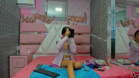 Snapshot of lucy_unlimited chatting on 11.29.25 Lucy unlimit come back here online show from 11.29.25