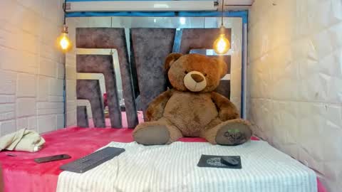 Lucy unlimit come back here  online show from 04.09.26