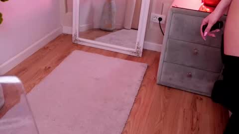 LucyAddison online show from 03.11.25