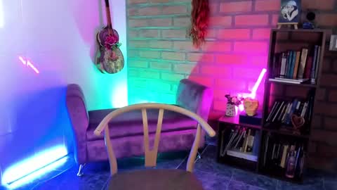 Snapshot of lucyklumm chatting on 12.17.24 MALAMOR online show from 12.17.24