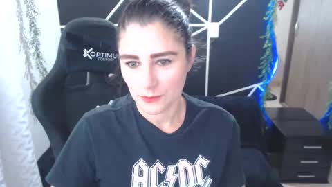 LUCY online show from 11.22.25