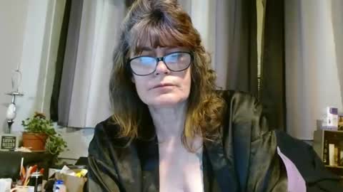 Snapshot of lucylling chatting on 02.22.25 lucylling online show from 02.22.25