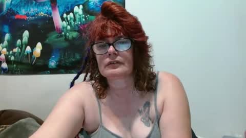 Snapshot of lucylling chatting on 05.18.26 lucylling online show from 05.18.26