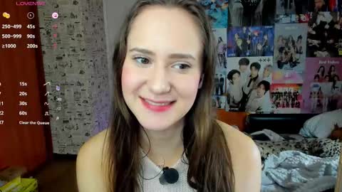 Snapshot of lucyrose33 chatting on 09.20.25 Lucy Rose online show from 09.20.25