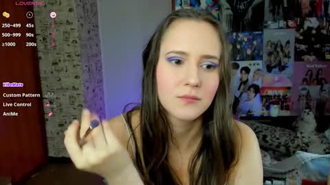 Snapshot of lucyrose33 chatting on 09.24.25 Lucy Rose online show from 09.24.25