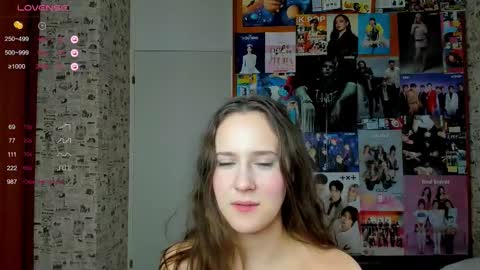 Snapshot of lucyrose33 chatting on 10.13.25 Lucy Rose online show from 10.13.25