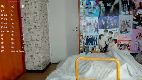 Snapshot of lucyrose33 chatting on 10.17.25 Lucy Rose online show from 10.17.25