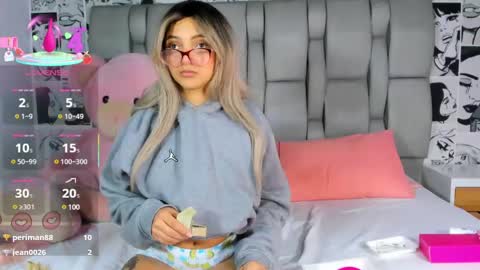 Snapshot of lucyrosse_ chatting on 02.24.25 Lucy online show from 02.24.25