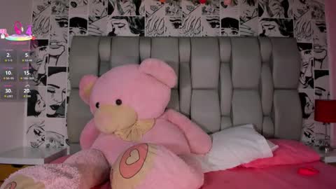 Snapshot of lucyrosse_ chatting on 10.07.25 Lucy online show from 10.07.25
