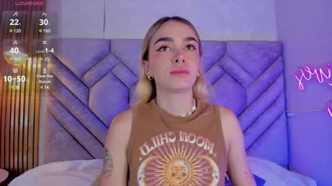 Snapshot of lucyvegaa1 chatting on 12.16.24 Lucy Vega online show from 12.16.24