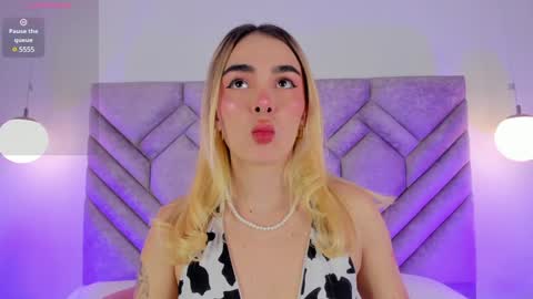 Snapshot of lucyvegaa1 chatting on 01.03.25 Lucy Vega online show from 01.03.25