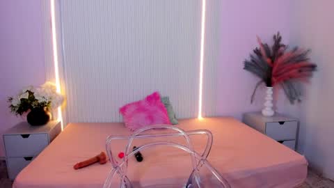 Lucy Wold online show from 06.06.26