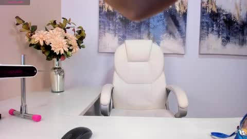 Lucy Liiu online show from 04.09.26