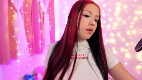 Snapshot of lucyy_peach chatting on 01.19.25 LUCYY FROM HOME  online show from 01.19.25
