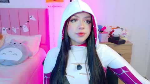 LUCYY FROM HOME  online show from 10.28.25