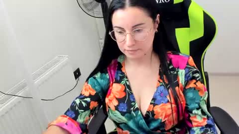 Snapshot of lucyycharm chatting on 07.20.26 Lucy online show from 07.20.26