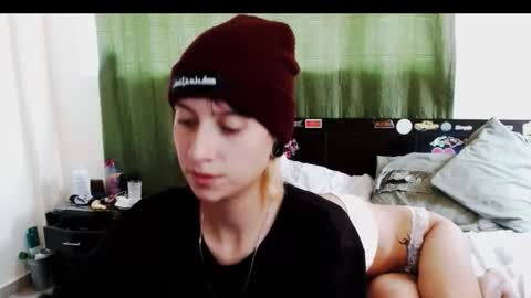 Snapshot of lugiiz05_ chatting on 11.16.25 lugiiz05_ online show from 11.16.25