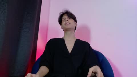 Snapshot of lui_x_dust chatting on 05.17.26 Lui online show from 05.17.26