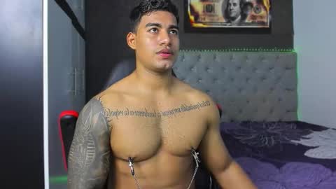 Luigi Independent model online show from 11.11.25