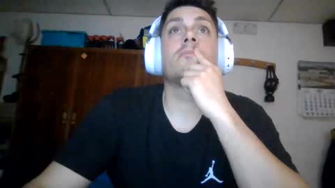 Snapshot of luis2423 chatting on 04.28.26 A slave to the mistress.. un esclavo para las amas dominantes. online show from 04.28.26