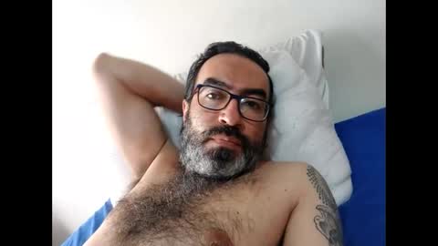 Snapshot of luis2988z chatting on 05.02.26 Hairyman online show from 05.02.26