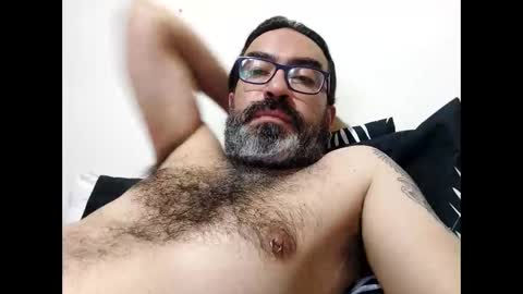 Snapshot of luis2988z chatting on 05.28.26 Hairyman online show from 05.28.26