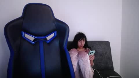 Snapshot of luisa_homes chatting on 11.30.25 luisa_homes online show from 11.30.25