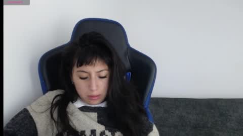 Snapshot of luisa_homes chatting on 12.15.25 luisa_homes online show from 12.15.25