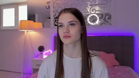 LuisaClover online show from 03.31.26