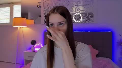 LuisaClover online show from 04.18.26