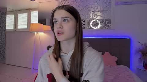 LuisaClover online show from 04.19.26