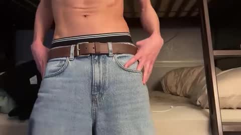 Snapshot of luisapolonio chatting on 02.10.25 Luis online show from 02.10.25