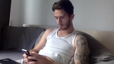 Snapshot of luisbadx chatting on 12.28.24 Luis Badx online show from 12.28.24