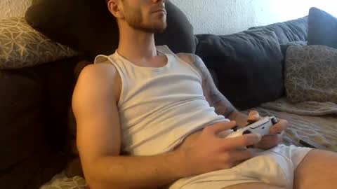 Snapshot of luisbadx chatting on 12.16.25 Luis Badx online show from 12.16.25