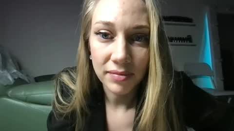 Snapshot of luiva13 chatting on 01.24.25 luiva13 online show from 01.24.25