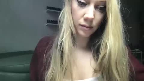 Snapshot of luiva13 chatting on 01.27.25 luiva13 online show from 01.27.25