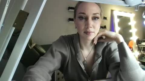 Snapshot of luiva13 chatting on 01.28.25 luiva13 online show from 01.28.25