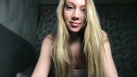 Snapshot of luiva13 chatting on 02.05.25 luiva13 online show from 02.05.25