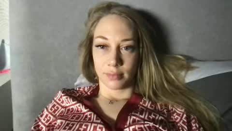 Snapshot of luiva13 chatting on 02.25.25 luiva13 online show from 02.25.25