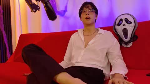 luixdust1 online show from 10.24.25