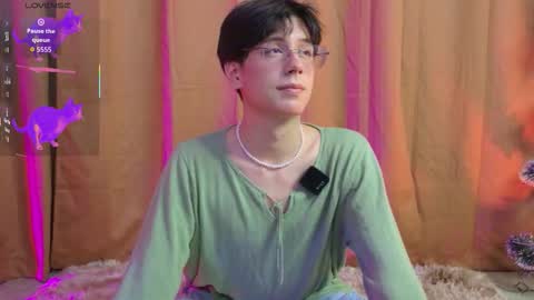 luixdust1 online show from 12.15.25